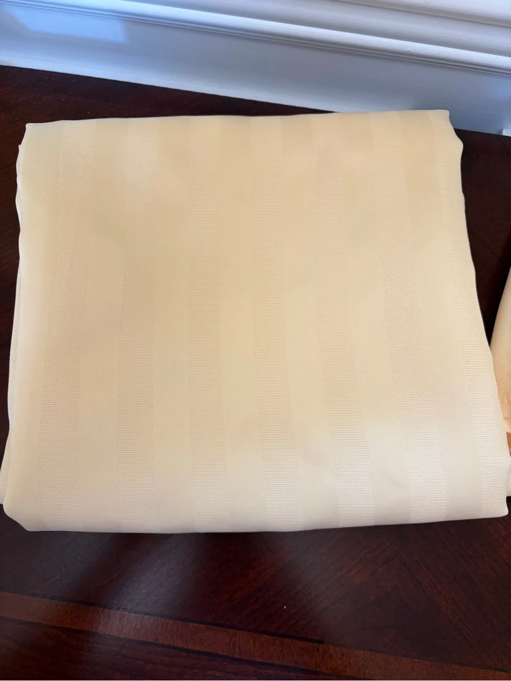 Soft Yellow Tablecloth and Napkin Set
